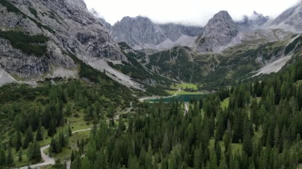 Tournage Cinématographique Drones Forêts Montagnes Dans Les Alpes Centrales Autrichiennes — Video