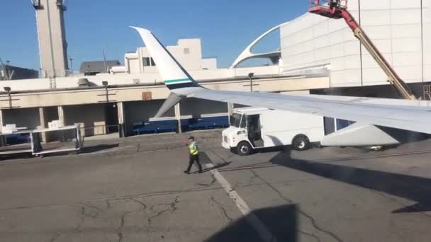 Flygplan Som Lämnar Los Angeles Internationella — Stockvideo