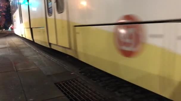 Tri Conheceu Trem Portland Oregon — Vídeo de Stock