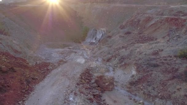 Beautiful Tracking Shot Mars Copper Mine Pit Owned Rio Tinto — Video
