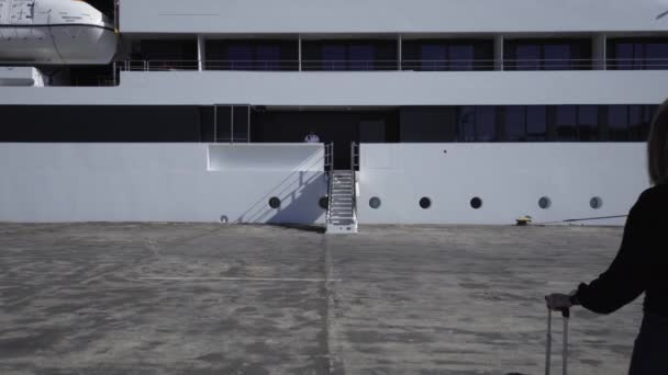 Yacht Onboarding Short Video Steady — Vídeos de Stock