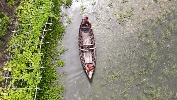 Boys Rowing Traditional Wooden Boat Flooded Wetland Bangladesh Aerial Drone — Vídeos de Stock