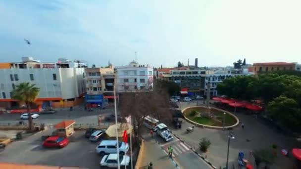 Vista Aérea Nicósia Norte Chipre Praça Sarayonu Ataturk Com Obelisco — Vídeo de Stock