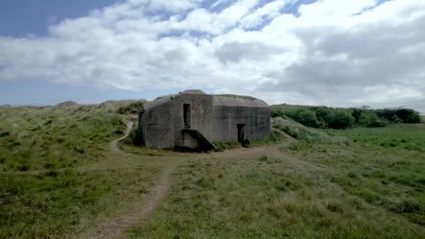 Παγκόσμιο Πόλεμο Ναζί Bunker Στην Ακτή Της Γιούτα Beach Νορμανδία — Αρχείο Βίντεο