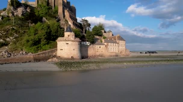 Mont Saint Michel Normandie Francie Při Odlivu Letecký Ústup — Stock video