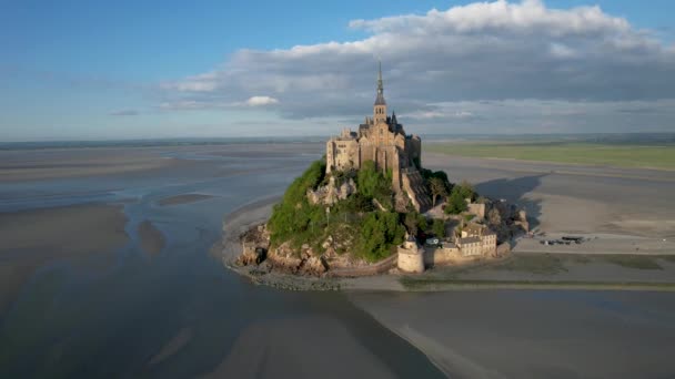 Mont Satin Michel Abbey Normandia França Maré Baixa Rotação Aérea — Vídeo de Stock