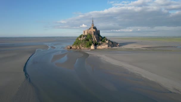 Daleký Letecký Pohled Mont Saint Michel Island Francie Během Odlivu — Stock video