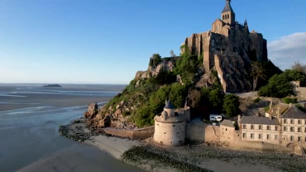 Mont Saint Michelle Normandy França Vista Aérea Girando Esquerda Pôr — Vídeo de Stock