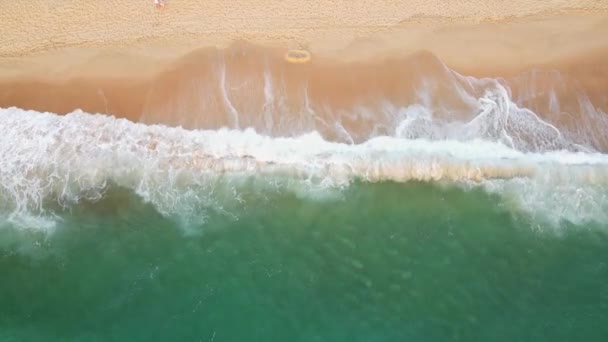 Tiro Aéreo Ondas Quebrando Areia Praia Selvagem Hossegor — Vídeo de Stock