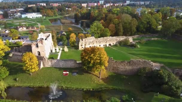 Paisagem Outono Aéreo Cidade Dobele Ruínas Antigo Castelo Medieval Dobele — Vídeo de Stock