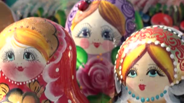 Set Variopinte Bambole Russe Matryoshka Personaggi Legno Dipinti Tradizionali Artigianali — Video Stock