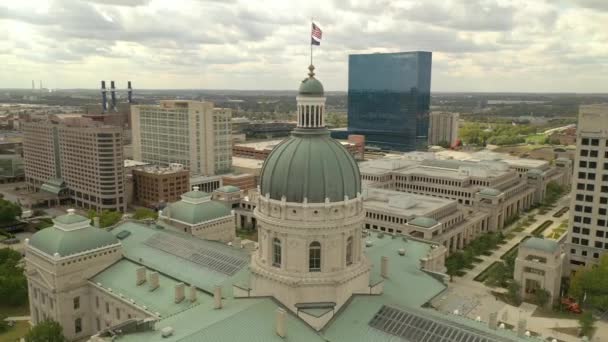 Drone Indianapolis Indiana Government Capital Building Close Skyline Downtown City — Vídeos de Stock