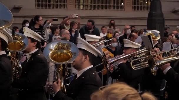 Марширующий Оркестр Время Религиозной Процессии Мадриде Испания Страстная Пятница Праздник — стоковое видео