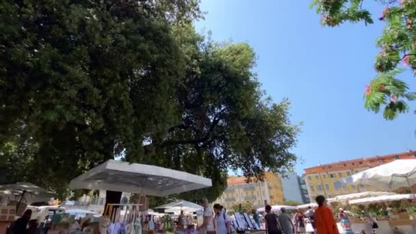 Pessoas Mercado Pulgas Praça Garibaldi Cidade Nice França Inclinação Para — Vídeo de Stock