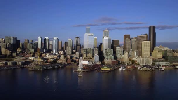 Légi Kilátás Seattle Városképre Tengertől Napkelte Északnyugat Usa Ban Ereszkedő — Stock videók