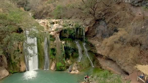 Ett Dolt Paradis Skogen Med Naturlig Pool Cascada Comala Park — Stockvideo