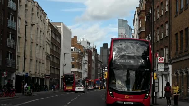 Autobus Numero Clapham Junction Guardando Alto Verso City Londra — Video Stock