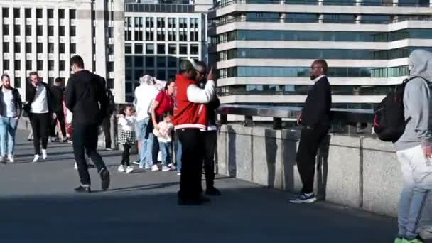 Fammi Una Foto London Bridge Londra Regno Unito — Video Stock