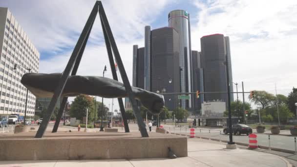 Statua Del Pugno Joe Louis Detroit Michigan Con Automobili Che — Video Stock