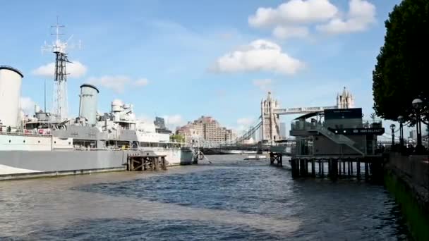 Hms Belfast Tower Bridge Лондон Великобритания — стоковое видео