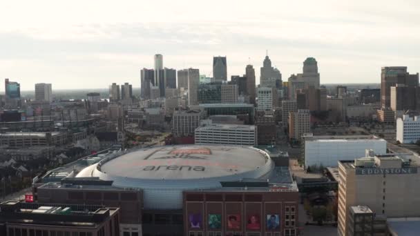 Detroit Michigan Skyline Little Caesars Arena Foreground Drone Video Moving — Stock Video