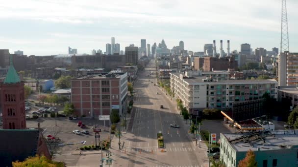 Downtown Detroit Michigan Skyline Woodward Avenue Stable Drone Video Shot — Stock Video