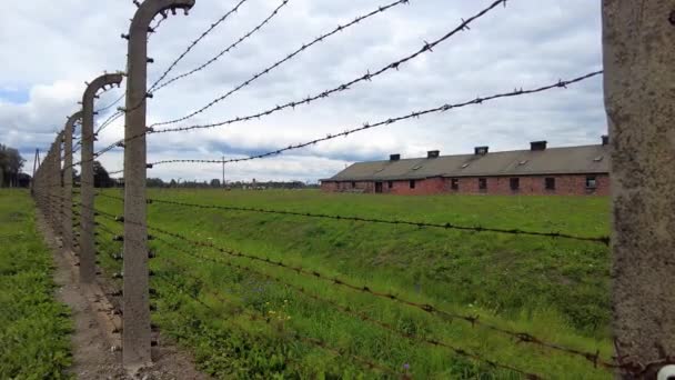 Cerca Elétrica Arame Farpado Cercou Quartel Campo Morte Auschwitz Auschwitz — Vídeo de Stock