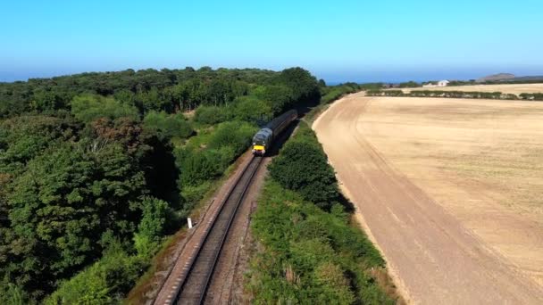 Norfolk Poppy Line Ferrovia Com Locomotiva Diesel Herança Carruagens — Vídeo de Stock