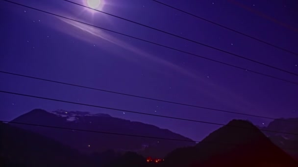Выстрел Луны Освещает Долину Вместе Млечный Путь Устанавливаются Горизонте Оставляя — стоковое видео