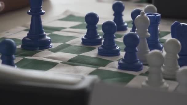 Близкий Обзор Шахматных Фигур — стоковое видео