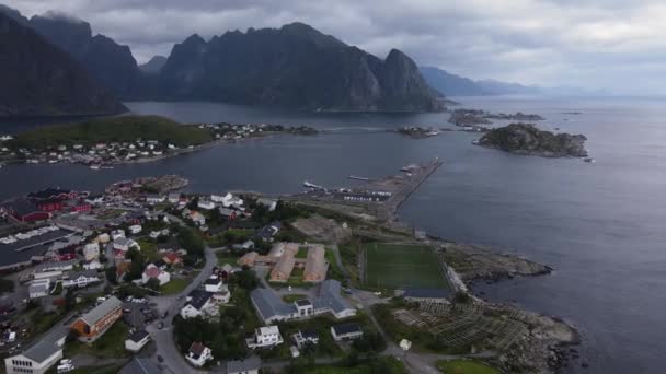 Maisons Près Reinebringen Zone Randonnée Montagne Norvège Aérienne — Video