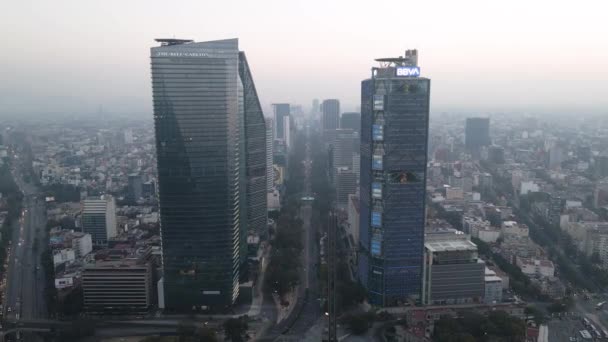 Letecký Bezpilotní Letoun Přeletěl Mrakodrapy Mexico City Budovou Ritz Carlton — Stock video