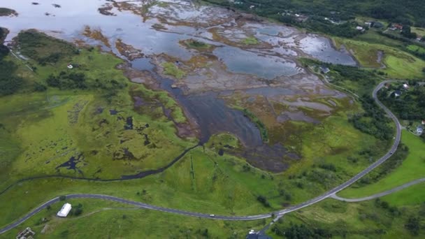 Aerial Jazda Samochodem Drodze Przez Krajobraz Lofoten Norwegii — Wideo stockowe
