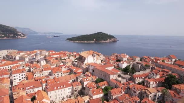 Πετώντας Πάνω Από Την Παλιά Πόλη Του Ντουμπρόβνικ Κροατία Κτίρια — Αρχείο Βίντεο