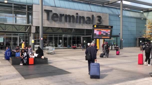 Heathrow Terminal Drei Einem Geschäftigen Morgen London Großbritannien — Stockvideo