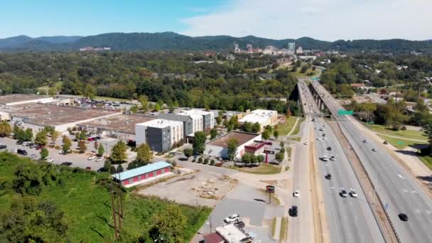 Drone Video Downtown Asheville Sett Från Westgate Area Soliga Sommardagen — Stockvideo