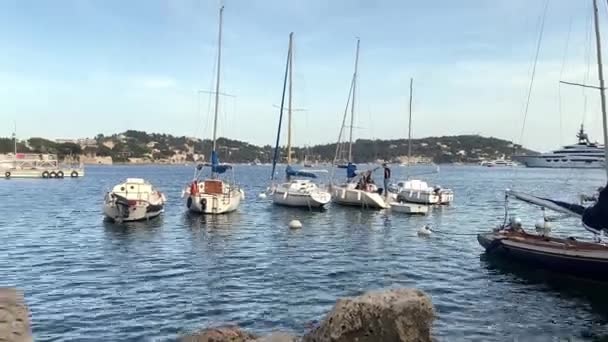 Fransa Riviera Yatları Yüzen Villefranche Sur Mer Limanı Panoraması Sola — Stok video