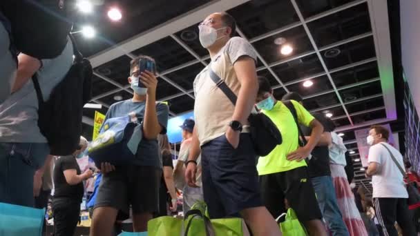 Chinese Buyers Seen Numerous Shopping Bags Visitors Buy Discounted Electronic — Stock Video