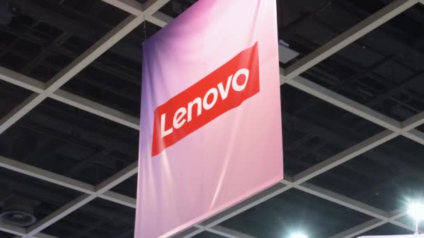 Lenovo Márka Logóját Hong Kong Számítástechnikai Kommunikációs Fesztivál Alatt Standjánál — Stock videók