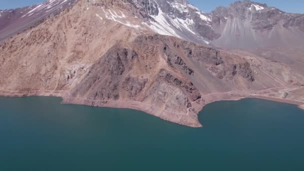 Idyllischer Blick Auf Anden Und See Bei Embalse Yeso Chile — Stockvideo