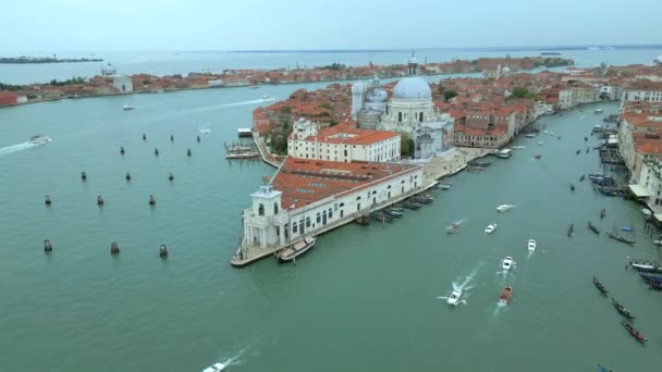 Aerial San Marco Ponte Rialto Canali Venezia Una Giornata Nuvolosa — Video Stock