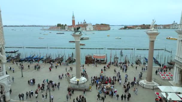 Aerial San Marco Rialto Bridge Channels Venice Italy Cloudy Day — стоковое видео