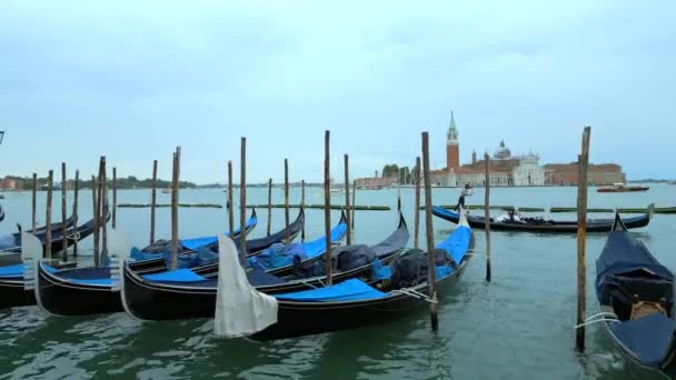 Aerial San Marco Rialto Bridge Canals Venice Italy Cloudy Day — Vídeo de stock