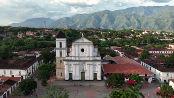 Aerial View Santa Antioquia Downtown Square Whitewashed Cathedral Catholic Landmark — Vídeo de stock
