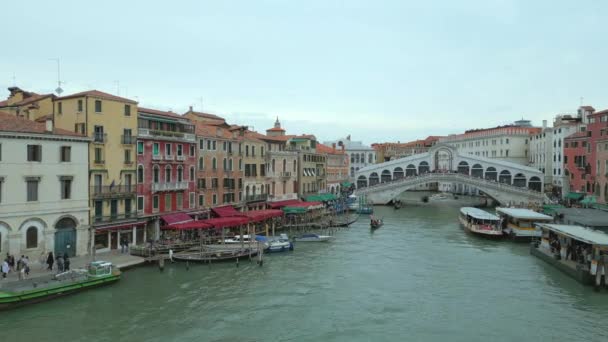 Aerial San Marco Most Rialto Kanały Wenecji Włochy Pochmurny Dzień — Wideo stockowe