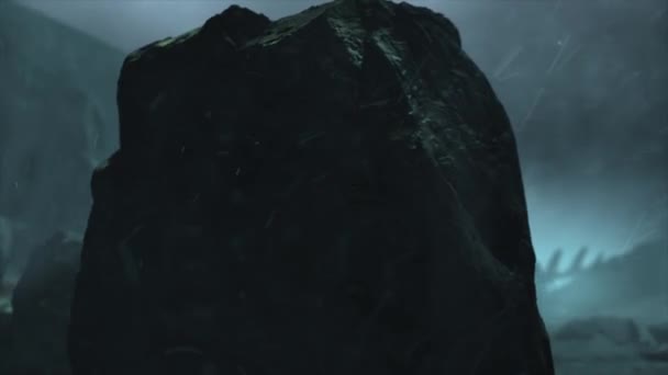 嵐のような古代の異星人の衝突現場の映画化されたCgiレンダリング 遠くにある繊細な宇宙船の広大な船体の滑らかな明らかに 異星人のペルトグリフで切り取られた過去の岩 カラースキーム — ストック動画