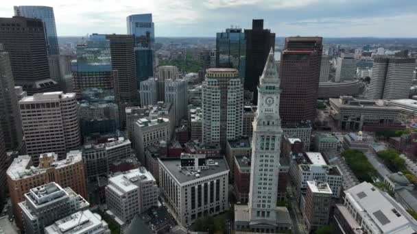 Boston Massachusetts Skyline Moderna Höghus Skyskrapor Och Historiska Byggnader Flygplansbil — Stockvideo