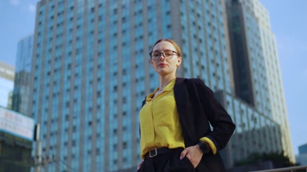 Confident Proud Young Adult European Business Woman Professional Leader Corporate — Vídeo de stock
