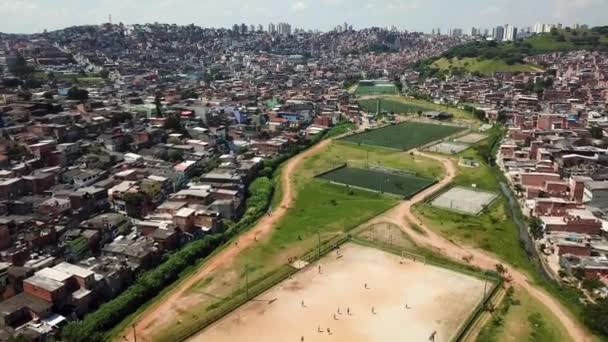 Paulo Pediatri Şehri Güney Bölgesi Nin Alt Mahallelerinde Futbol Sahaları — Stok video