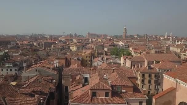 Низькі Повітряні Скіми Червоною Черепицею Дахи Історичного Міста Венеція Італія — стокове відео